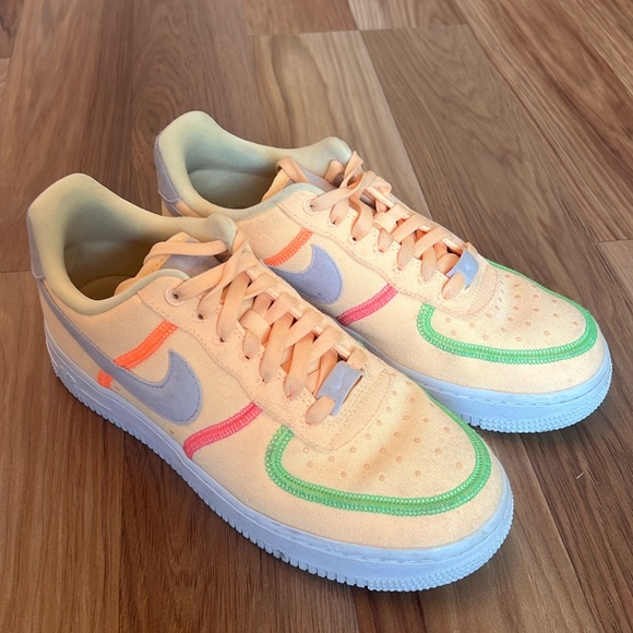 Nike Women’s Air Force 1 - Picture 2 of 8